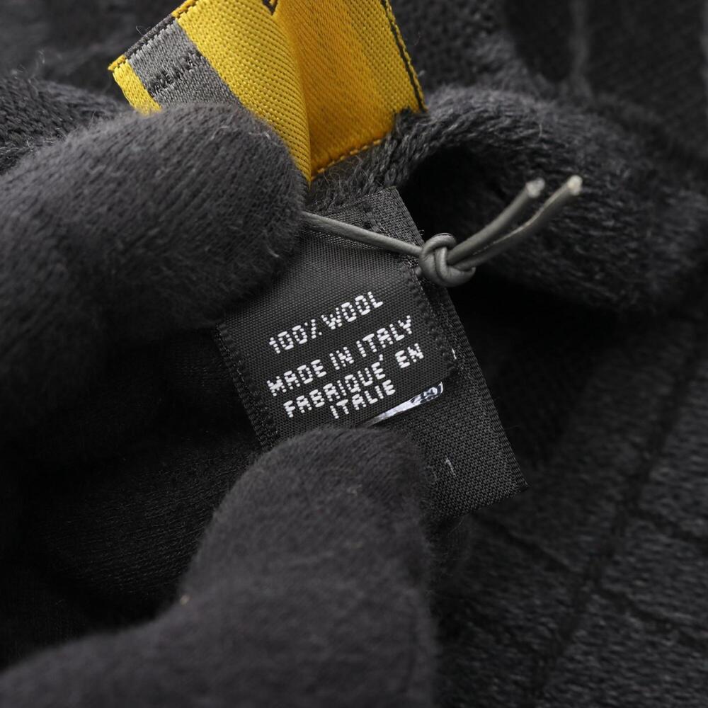 Fendi FF pattern wool scarf for men, available in black and gray. - Picture 4 of 6